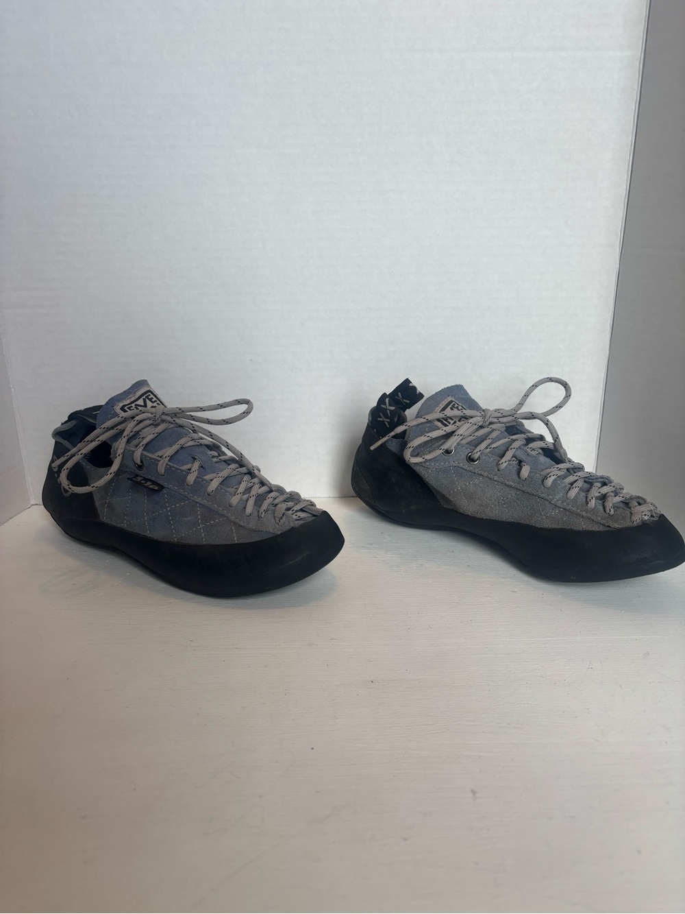 Vintage Five Ten Spire rock climbing shoes size men’s US 6.5 EUR 39